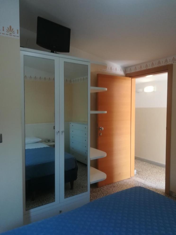 Hotel Centrale Сан Бенедето дел Тронто Екстериор снимка